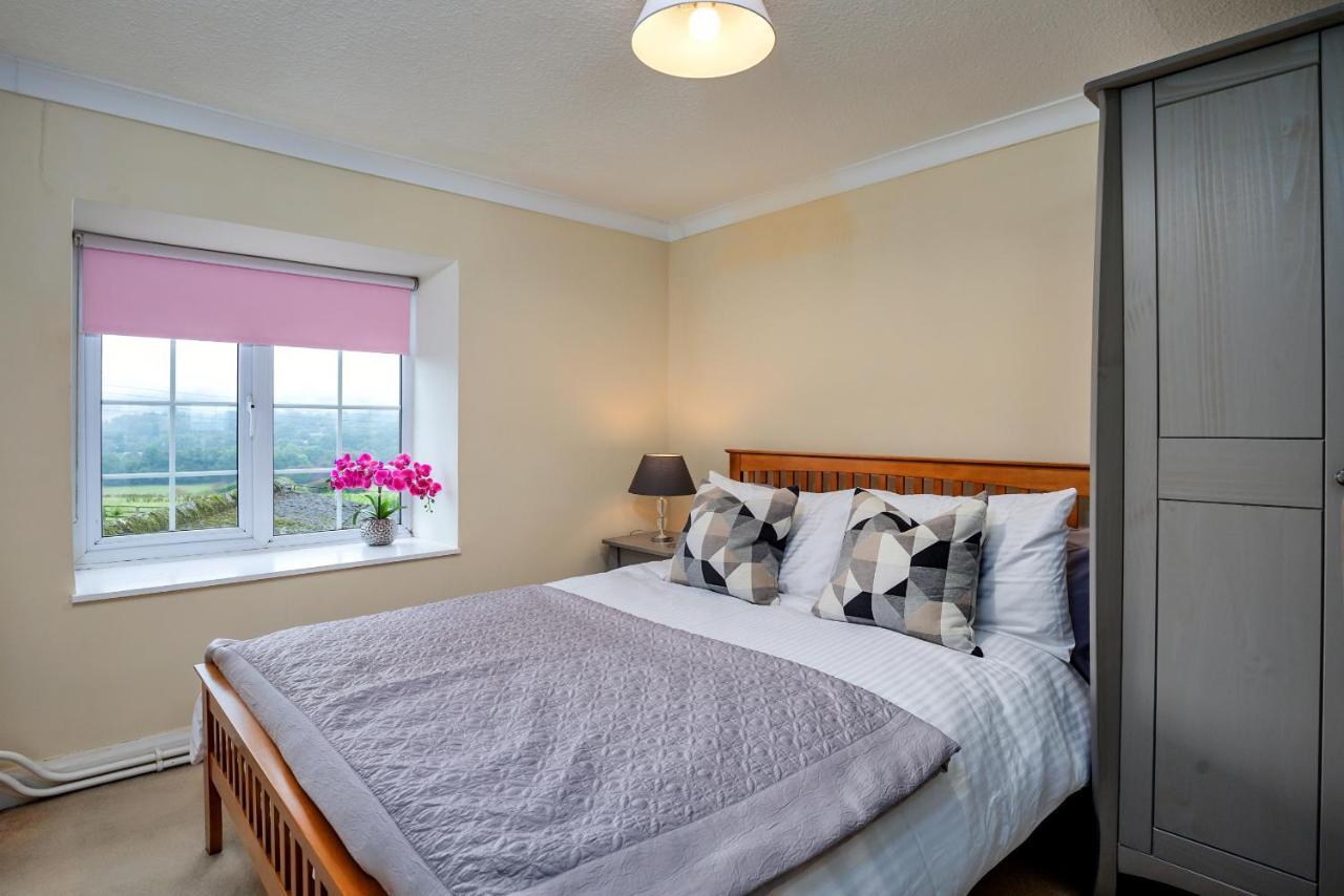 Finest Retreats - Cloggers Cottage Darley 外观 照片