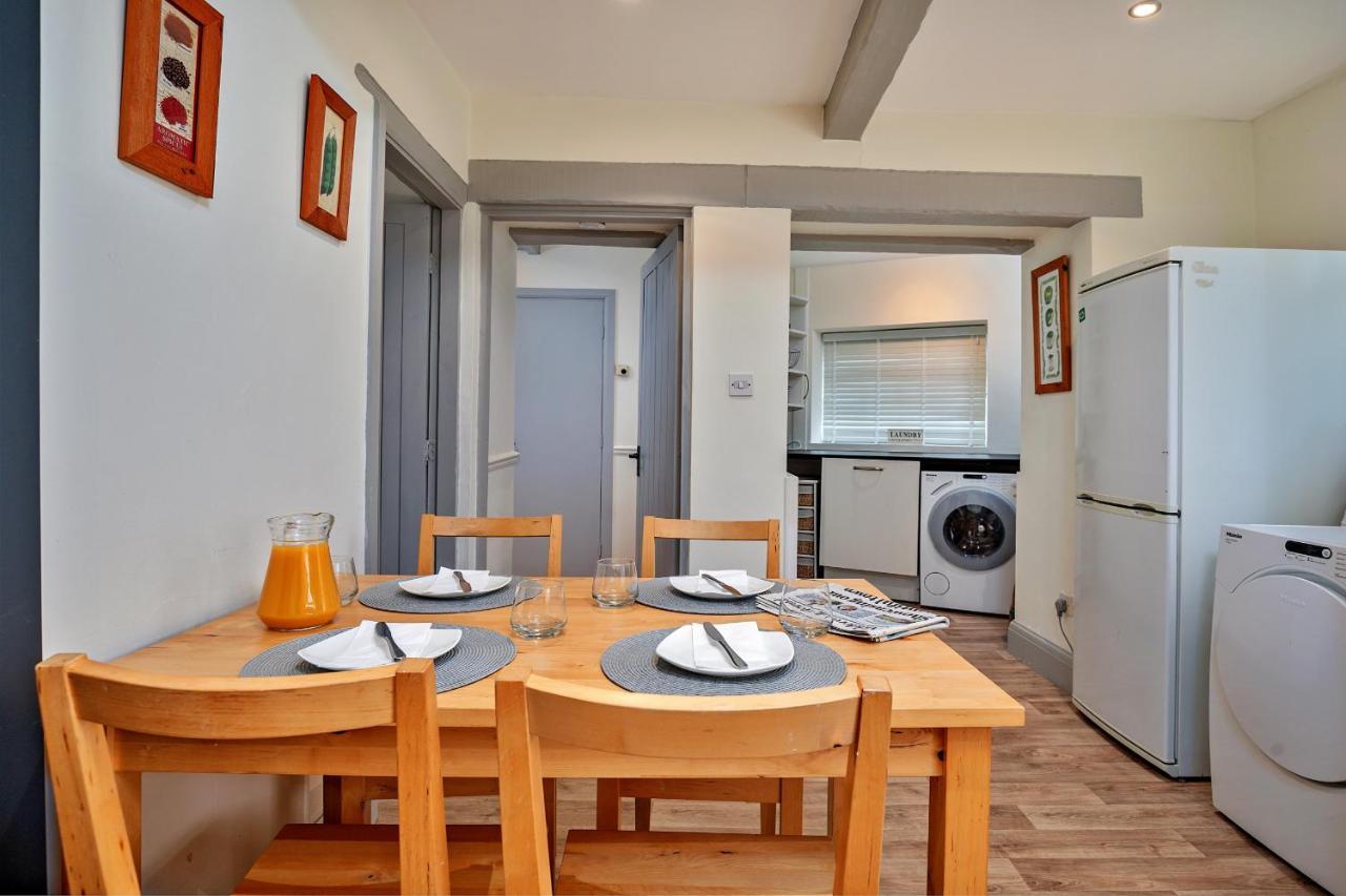 Finest Retreats - Cloggers Cottage Darley 外观 照片